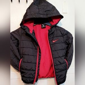 Nike jacket for boys size 3T color black outside/red inside and logo